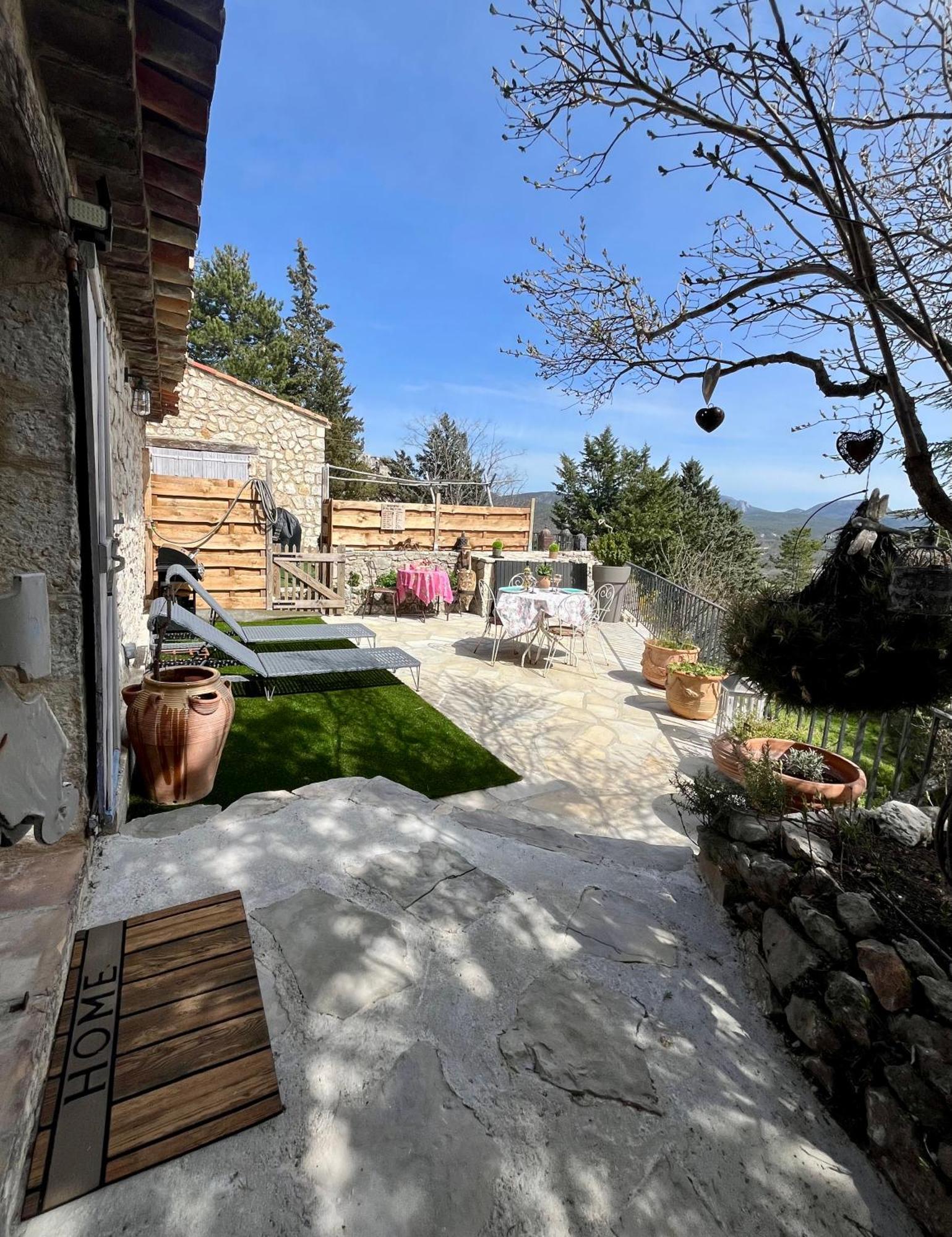 La Maison D'Eddy Et Caro Aux Portes Du Verdon トリガンス エクステリア 写真
